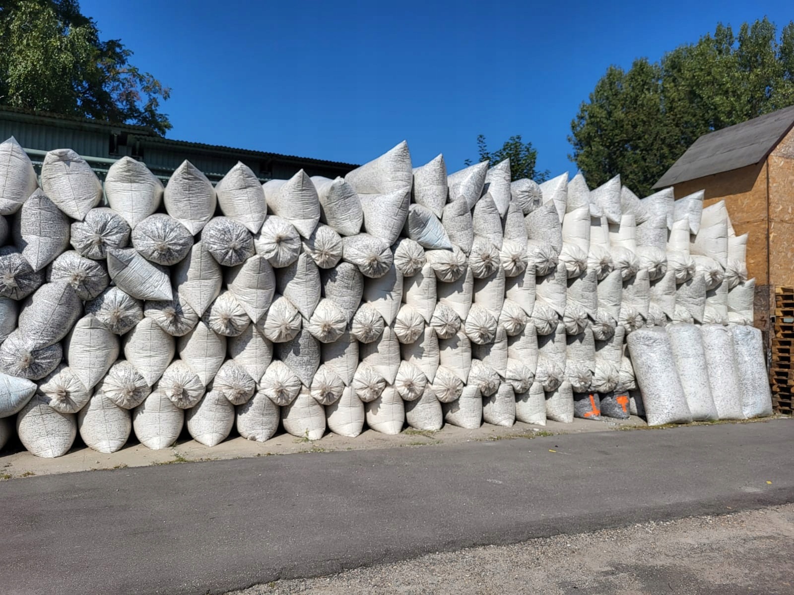 REGRANULAT STYROPIANOWY GRANULAT WYPEŁNIACZ DO PUF WYLEWEK SAKO STYROBETON - 100 litrów